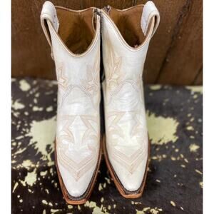 Circle G Corral Womens Pearl Embroidery Zipper Ankle Boot Ivory Size 6 M